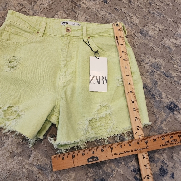NWT Zara Lime Green Denim Distressed Cutoff Shorts women's size 6 - Picture 10 of 13
